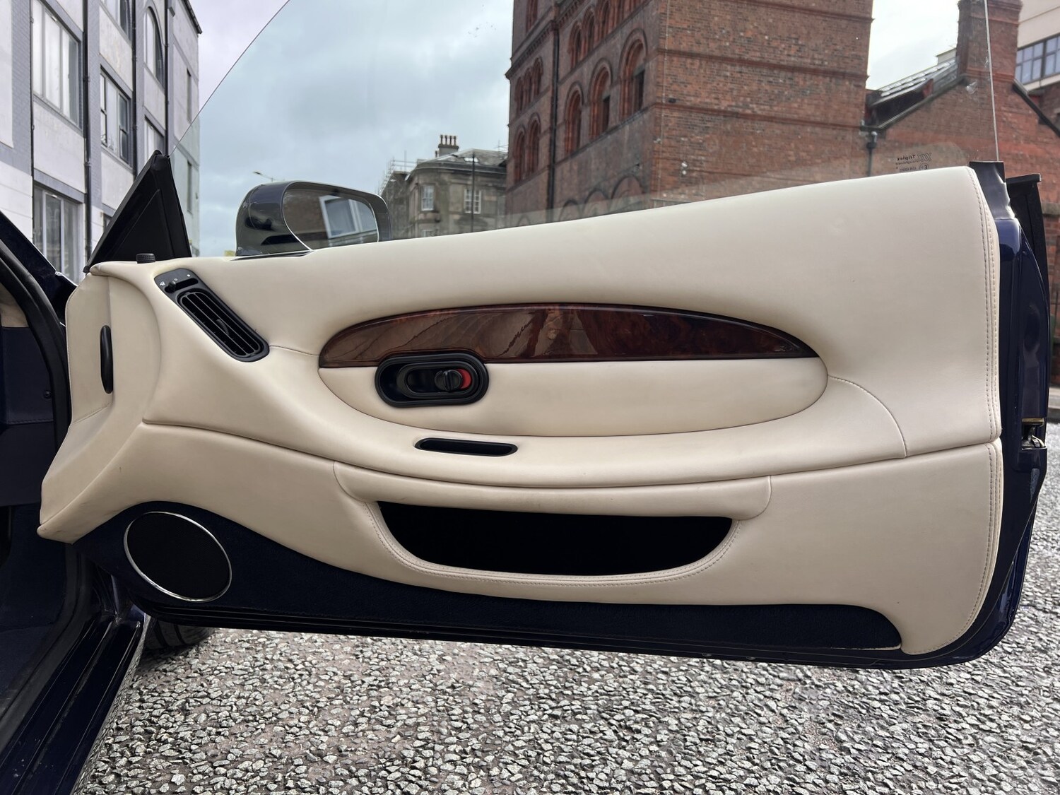 Used Aston Martin DB7 1998 for sale - 77864903: Photo 54