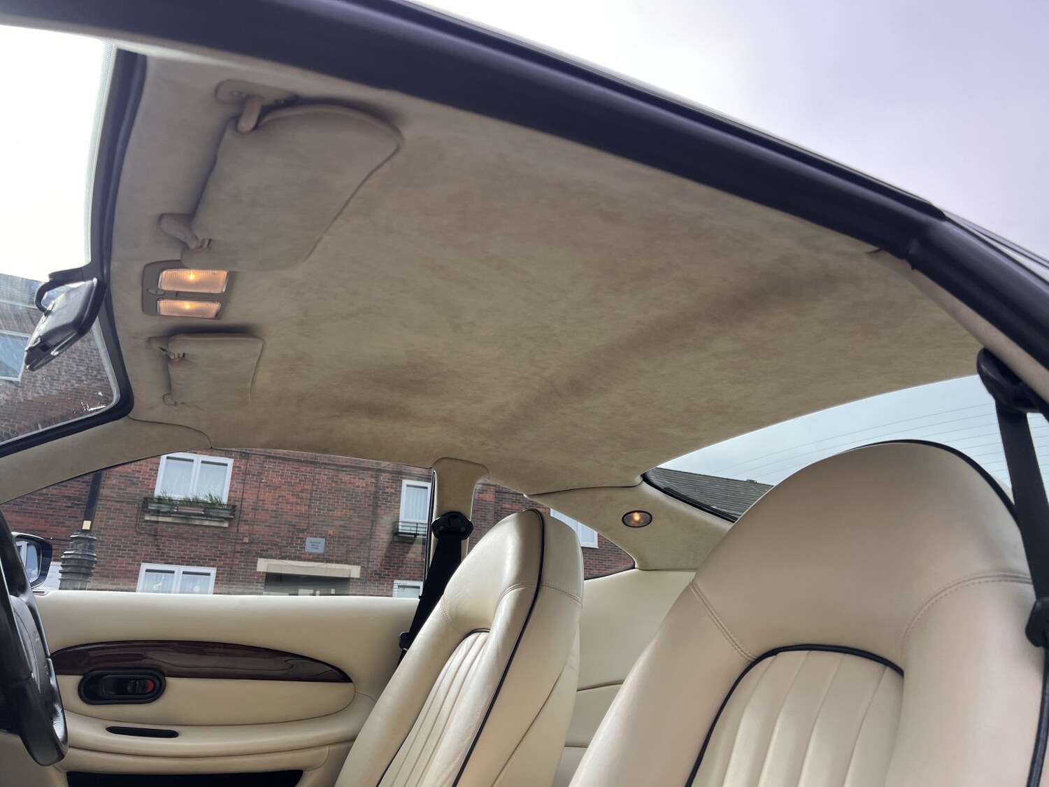 Used Aston Martin DB7 1998 for sale - 77864903: Photo 56