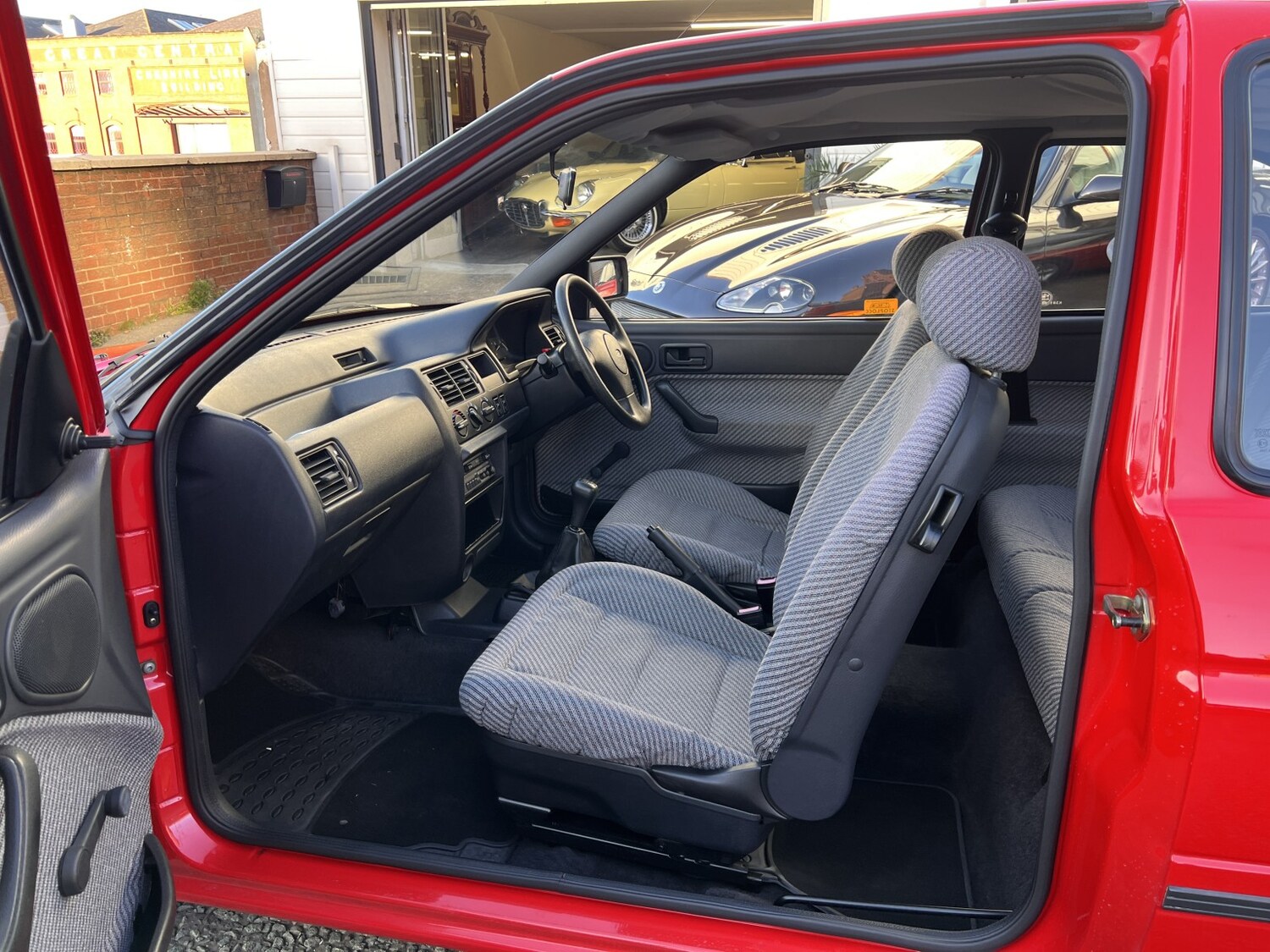 Used Ford Escort 1993 for sale - 77915702: Photo 18