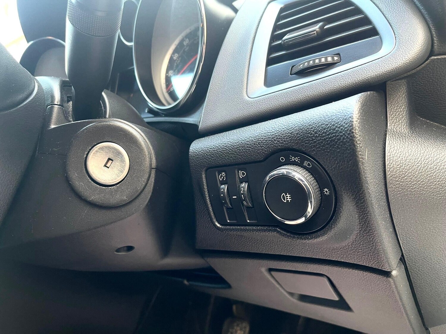 Used Vauxhall Astra GTC 2015 for sale - 78058603: Photo 32