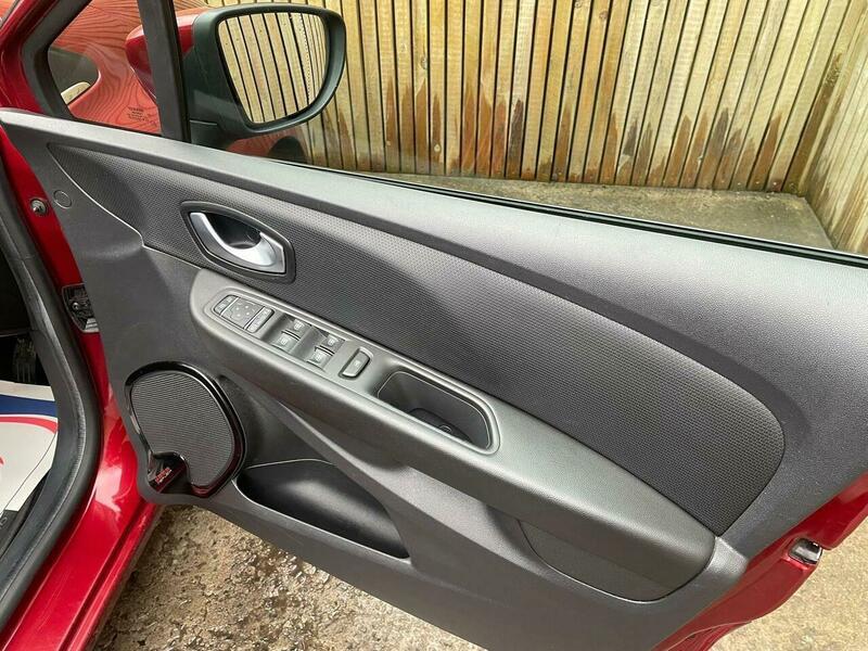 Used Renault Clio 2017 for sale - 77424859: Photo 43