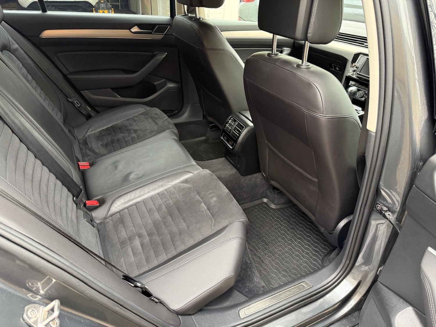 Used Volkswagen Passat for sale - 77852898: Photo 28