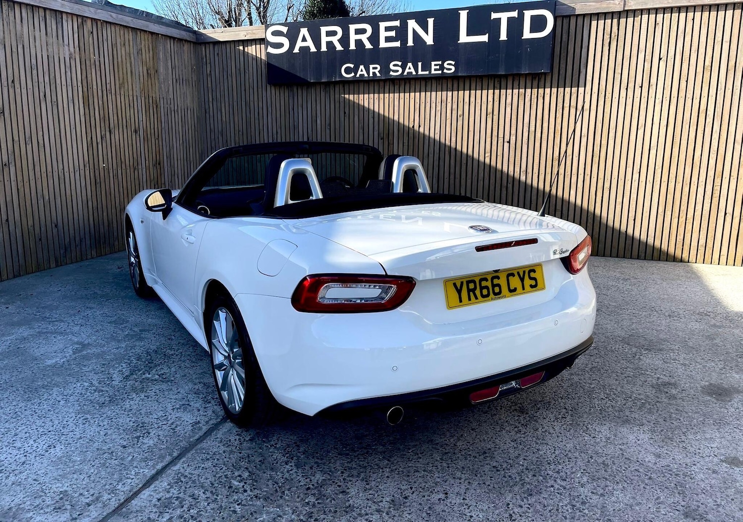 Used Fiat 124 Spider 2016 for sale - 78057810: Photo 2