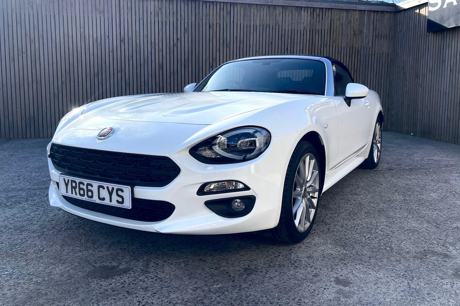 Used Fiat 124 Spider 2016 for sale - 78057810: Photo 3