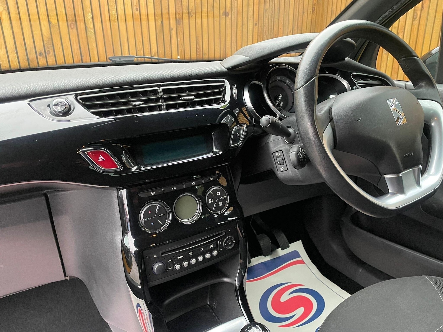 Used Citroen DS3 2013 for sale - 77040346: Photo 13