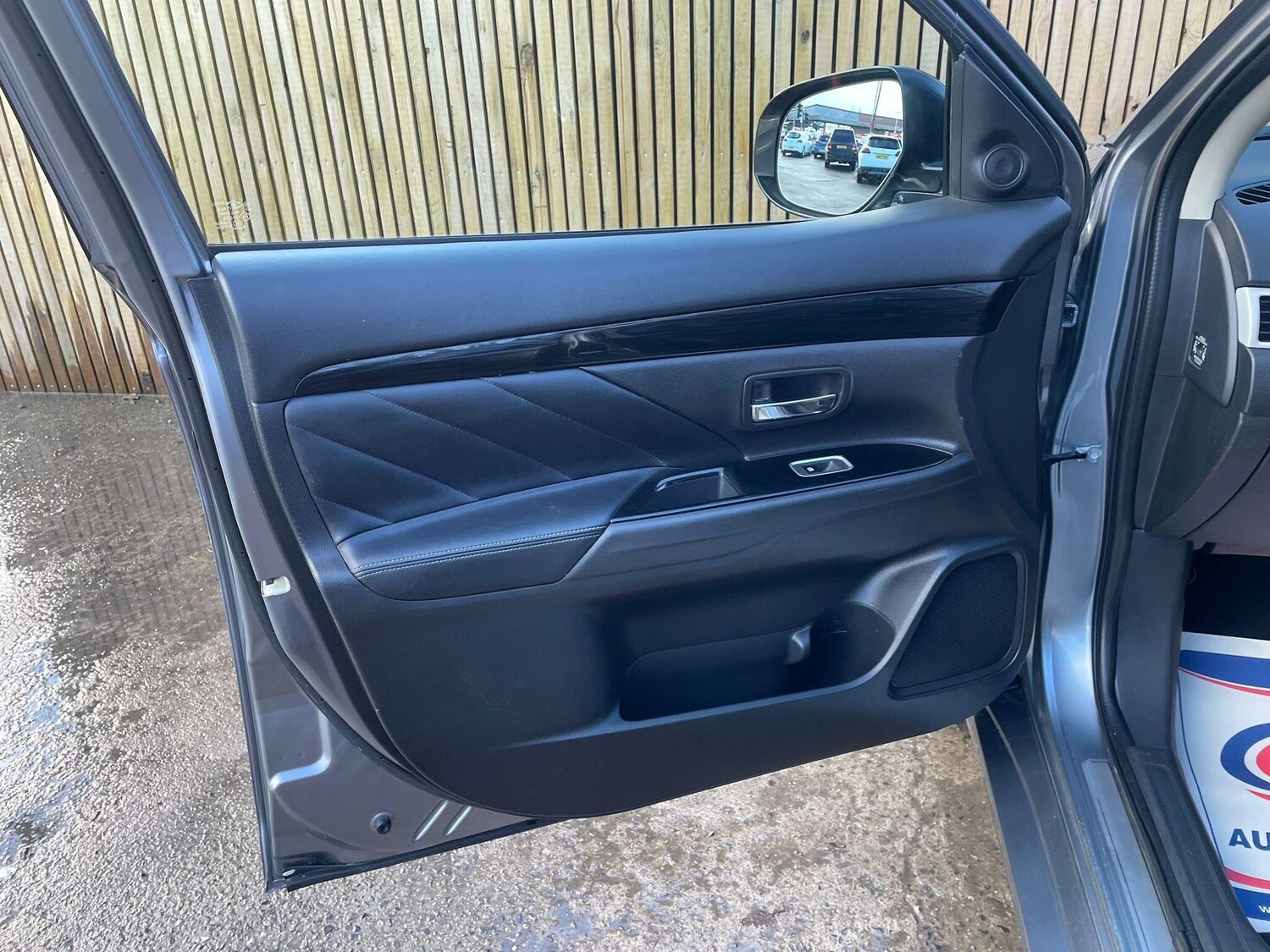 Used Mitsubishi Outlander 2014 for sale - 77585835: Photo 37