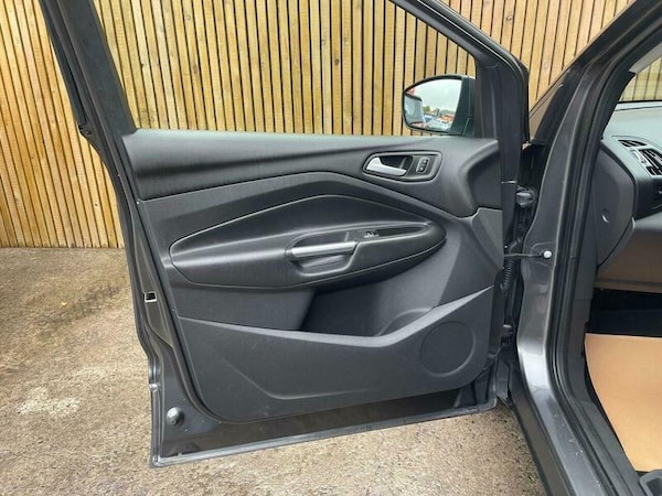 Used Ford Kuga 2017 for sale - 76314619: Photo 42
