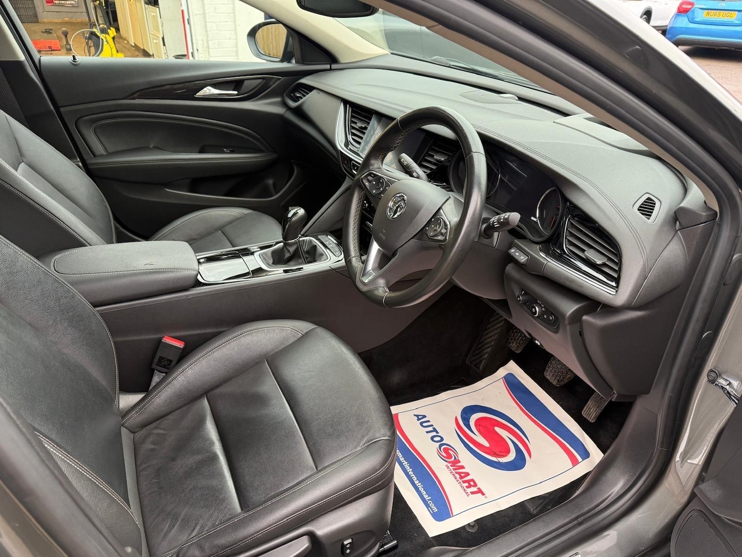 Used Vauxhall Insignia 2017 for sale - 77267084: Photo 9