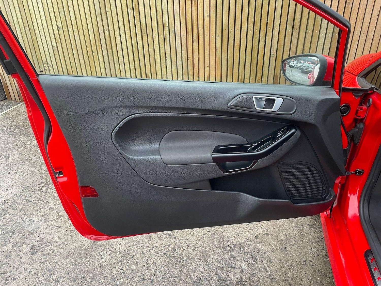 Used Ford Fiesta 2015 for sale - 77425298: Photo 32