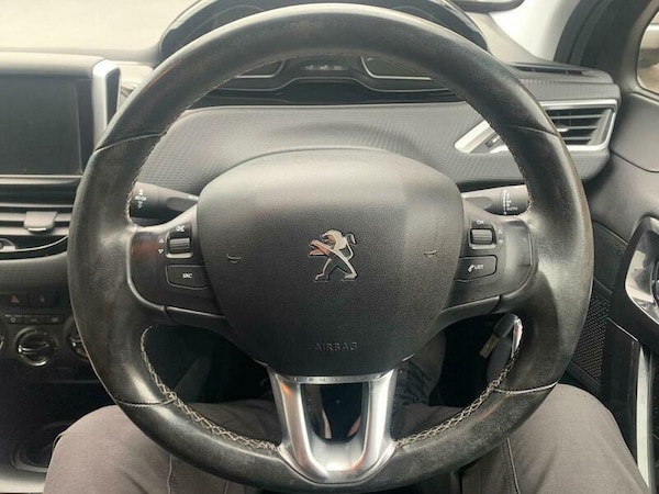 Used Peugeot 208 2016 for sale - 76270385: Photo 12