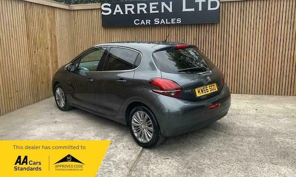 Used Peugeot 208 2016 for sale - 76270385: Photo 2