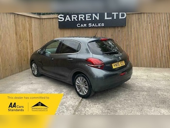 Used Peugeot 208 2016 for sale - 76270385: Photo