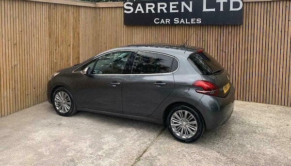 Used Peugeot 208 2016 for sale - 76270385: Photo 32