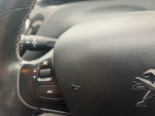 Used Peugeot 208 2016 for sale - 76270385: Photo 35