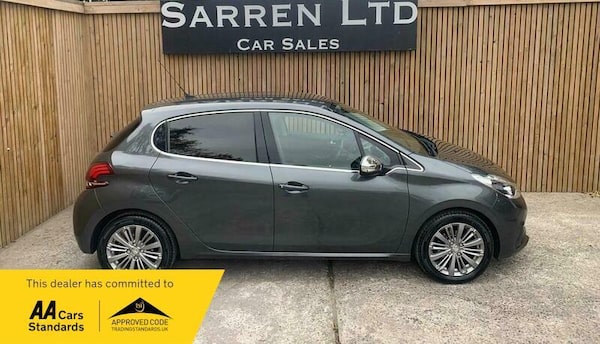 Used Peugeot 208 2016 for sale - 76270385: Photo 3