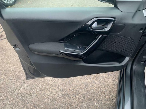 Used Peugeot 208 2016 for sale - 76270385: Photo 44