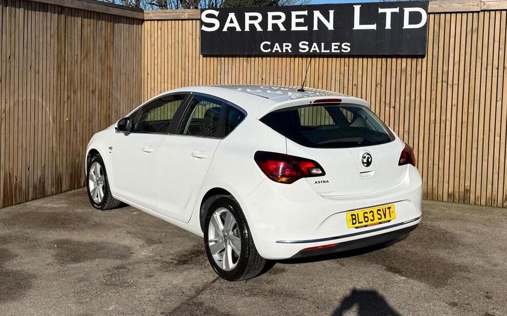 Used Vauxhall Astra 2014 for sale - 77559640: Photo 2