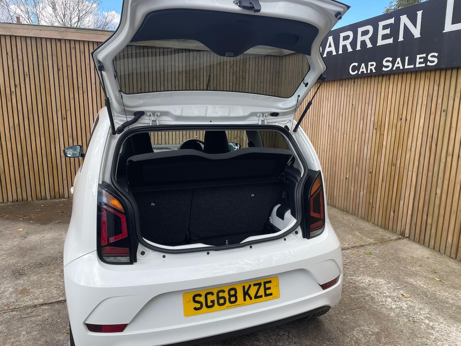 Used Volkswagen up! 2018 for sale - 76377255: Photo 15