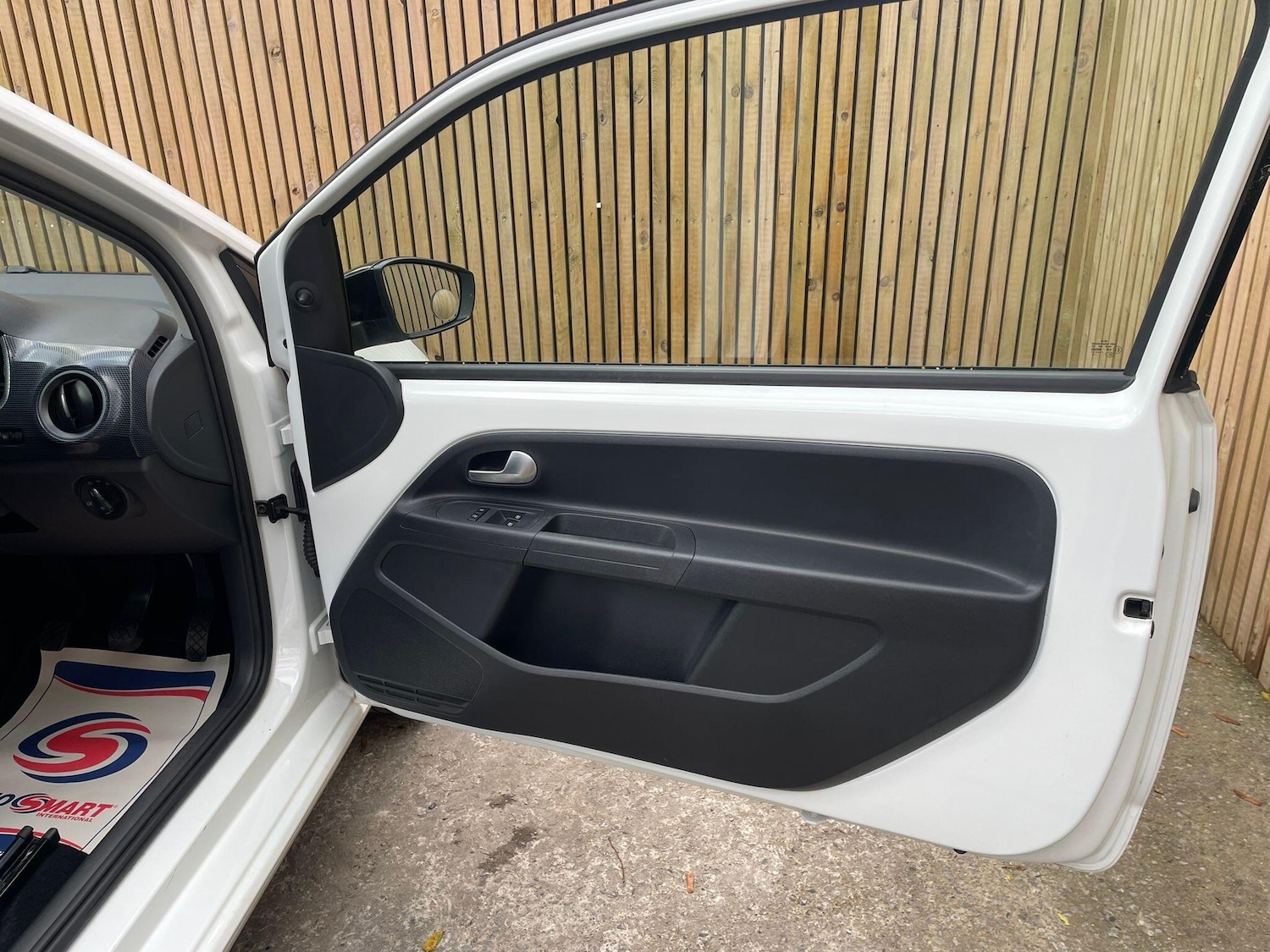 Used Volkswagen up! 2018 for sale - 76377255: Photo 38