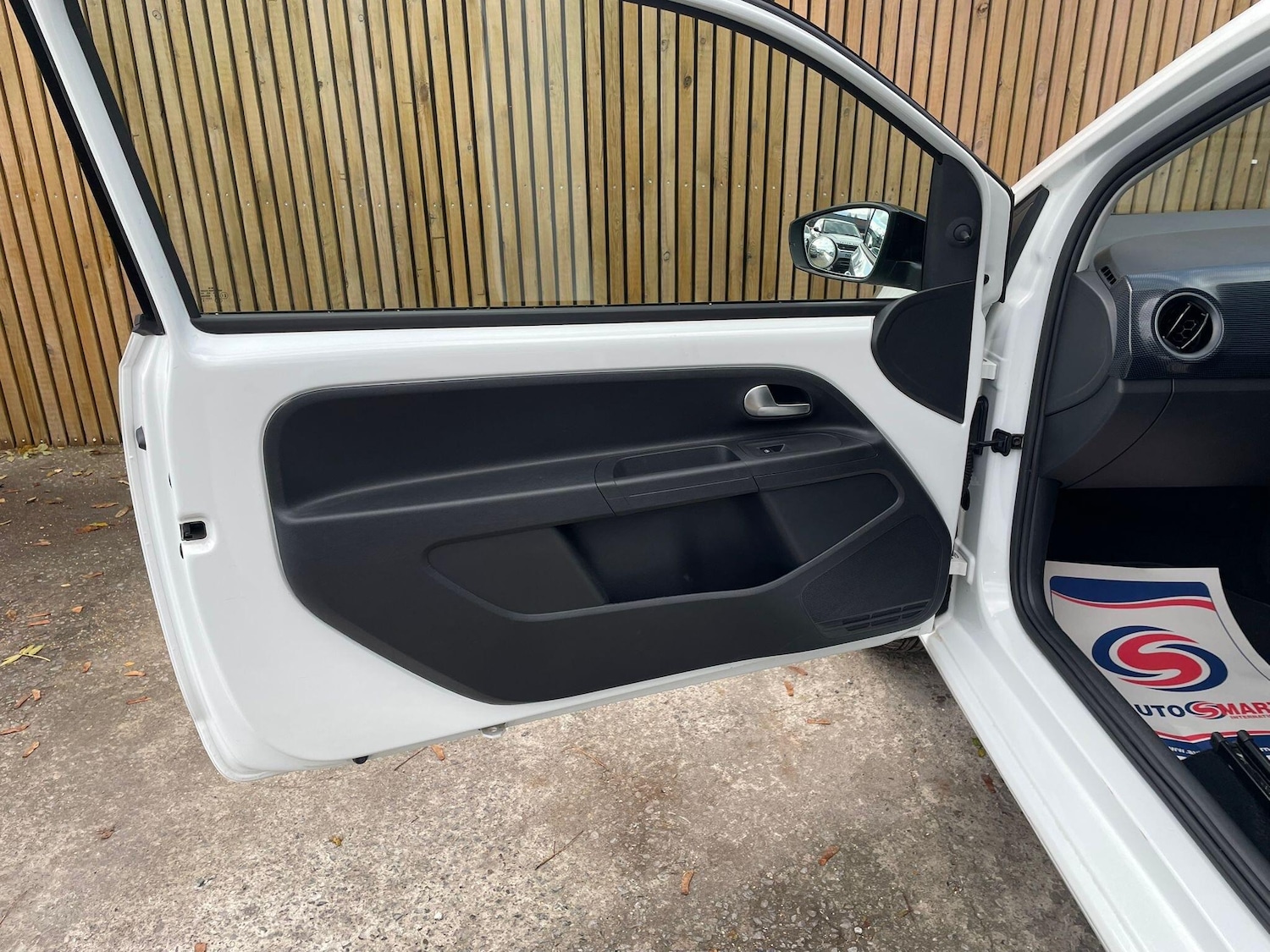 Used Volkswagen up! 2018 for sale - 76377255: Photo 44