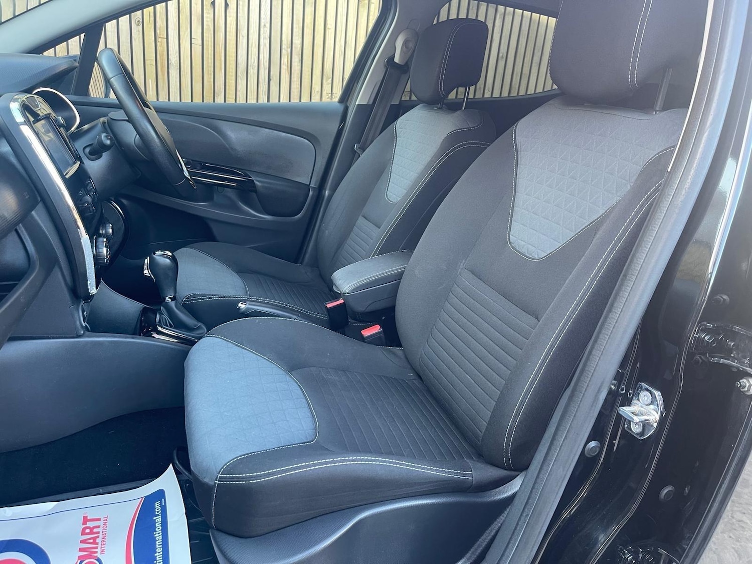 Used Renault Clio for sale - 77926079: Photo 10