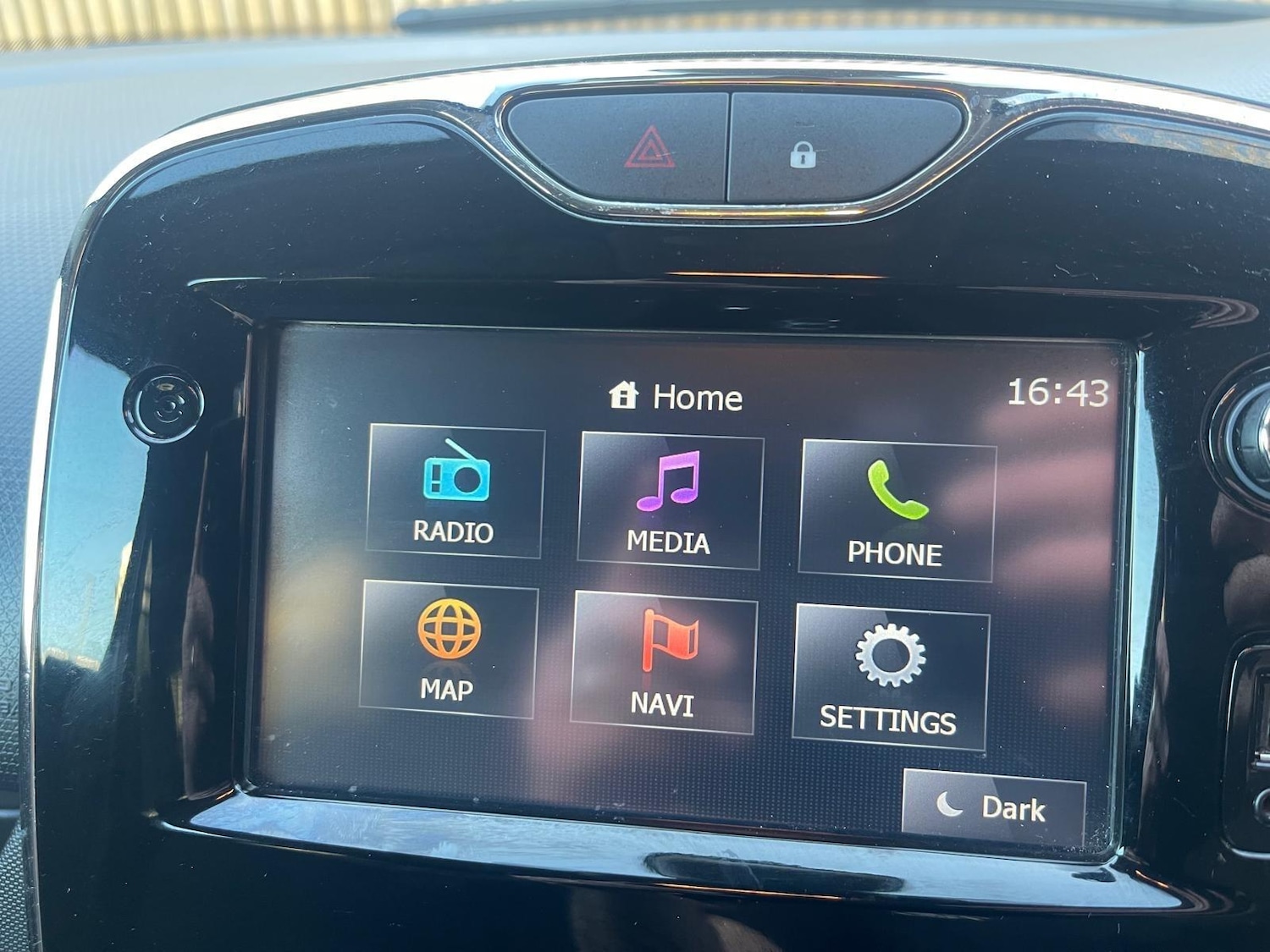 Used Renault Clio for sale - 77926079: Photo 13