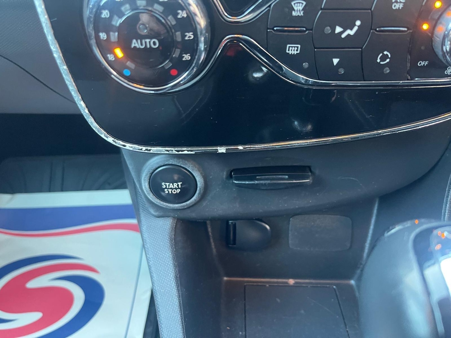 Used Renault Clio for sale - 77926079: Photo 25