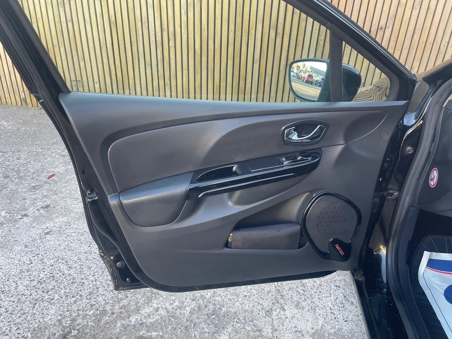 Used Renault Clio for sale - 77926079: Photo 28