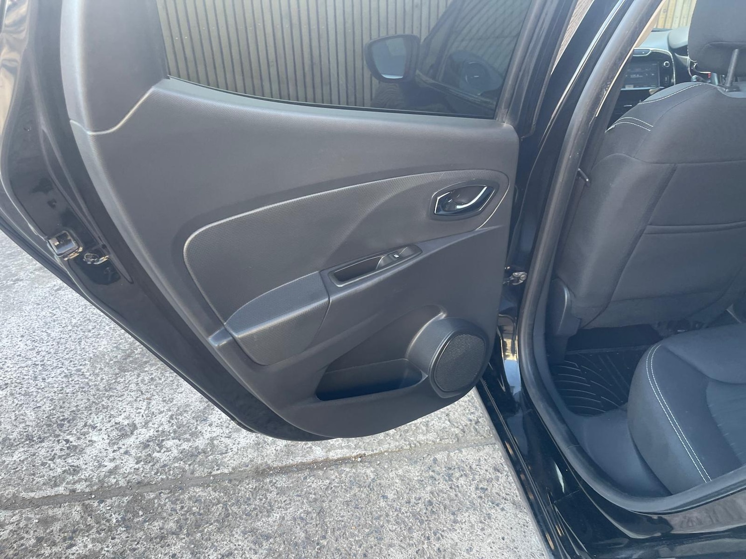 Used Renault Clio for sale - 77926079: Photo 31