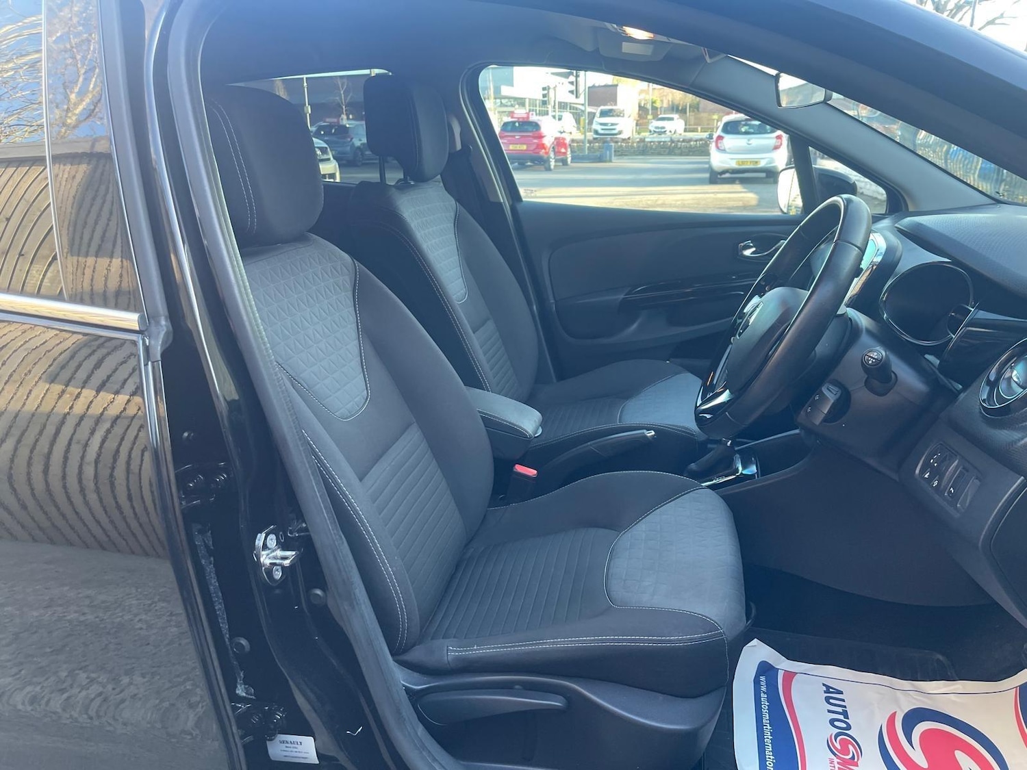 Used Renault Clio for sale - 77926079: Photo 9