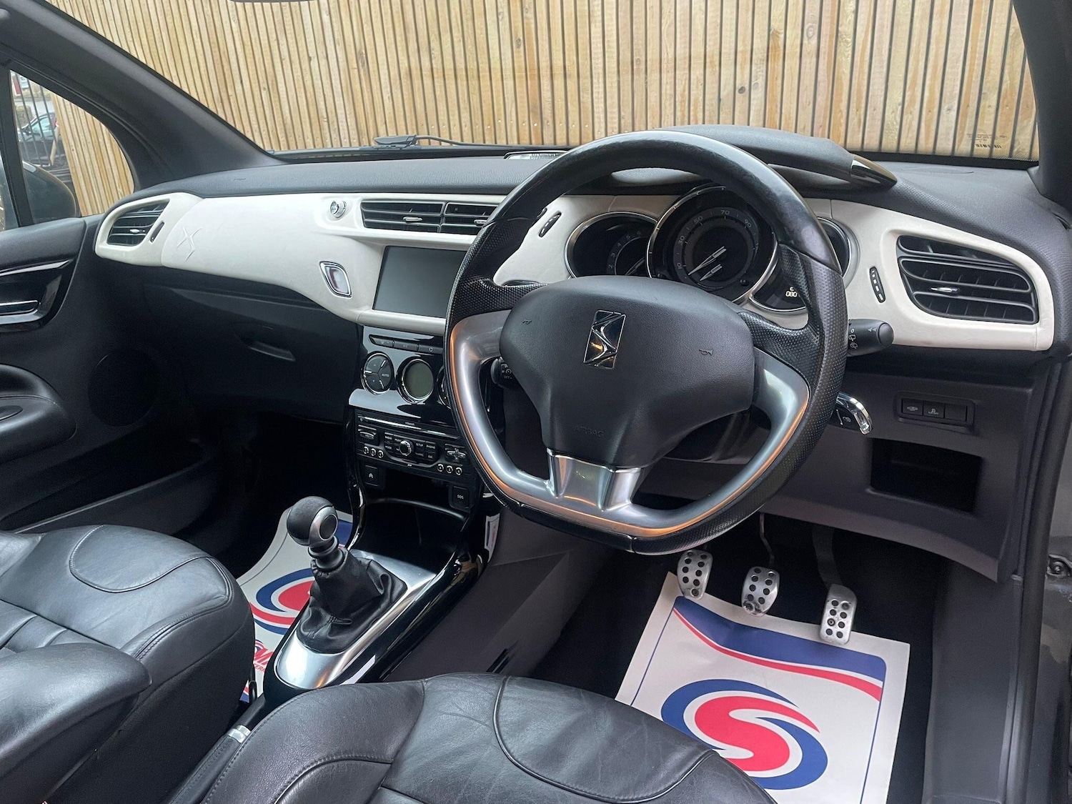 Used Citroen DS3 2012 for sale - 77852885: Photo 38