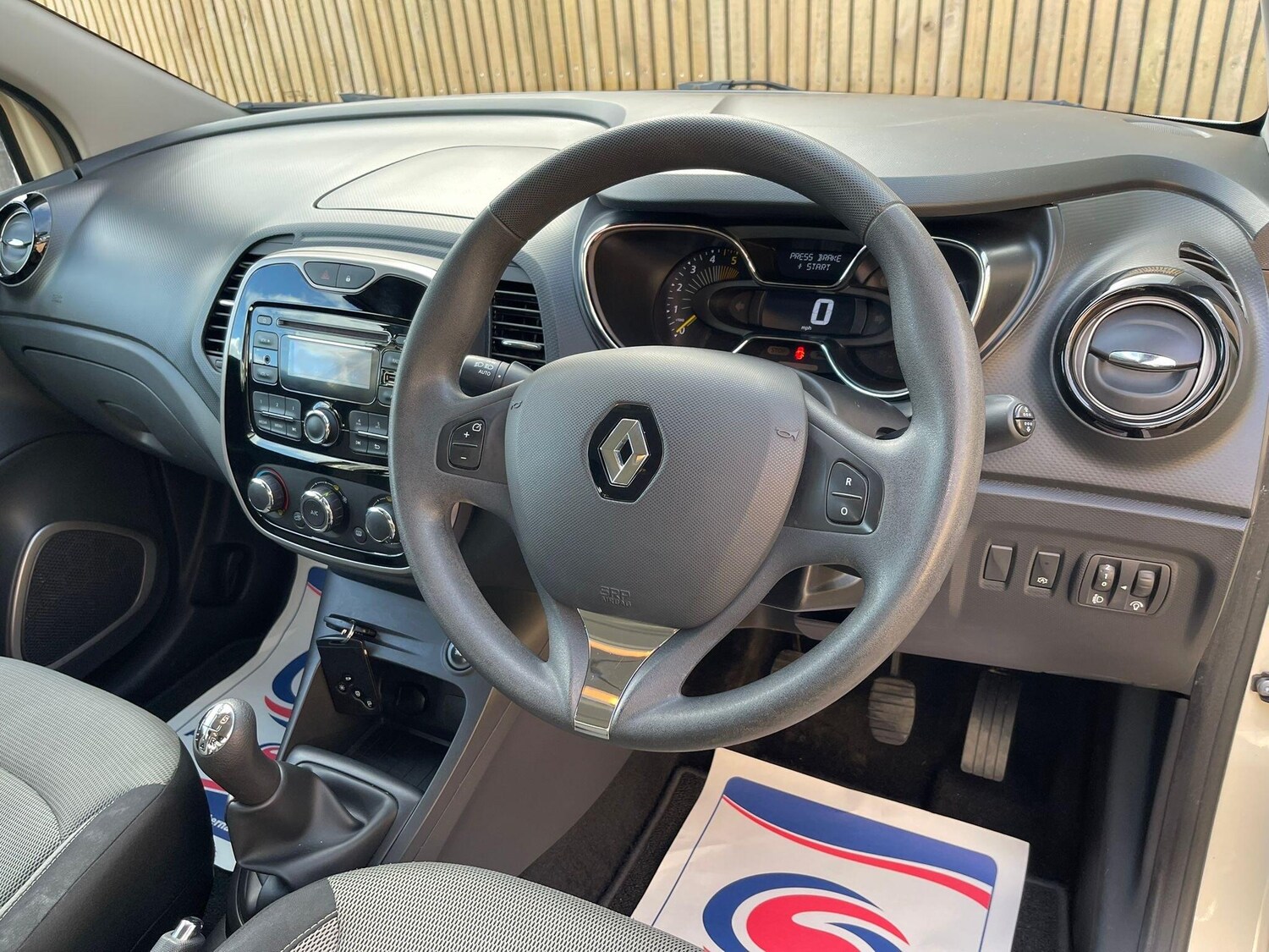 Used Renault Captur 2015 for sale - 77909028: Photo 14