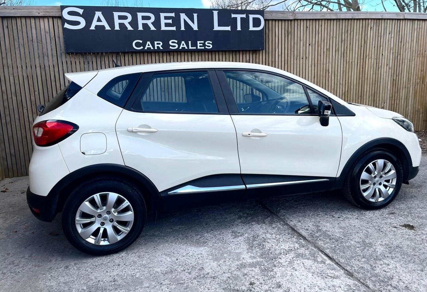 Used Renault Captur 2015 for sale - 77909028: Photo 24