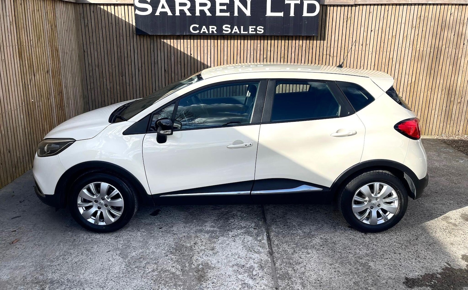 Used Renault Captur 2015 for sale - 77909028: Photo 3
