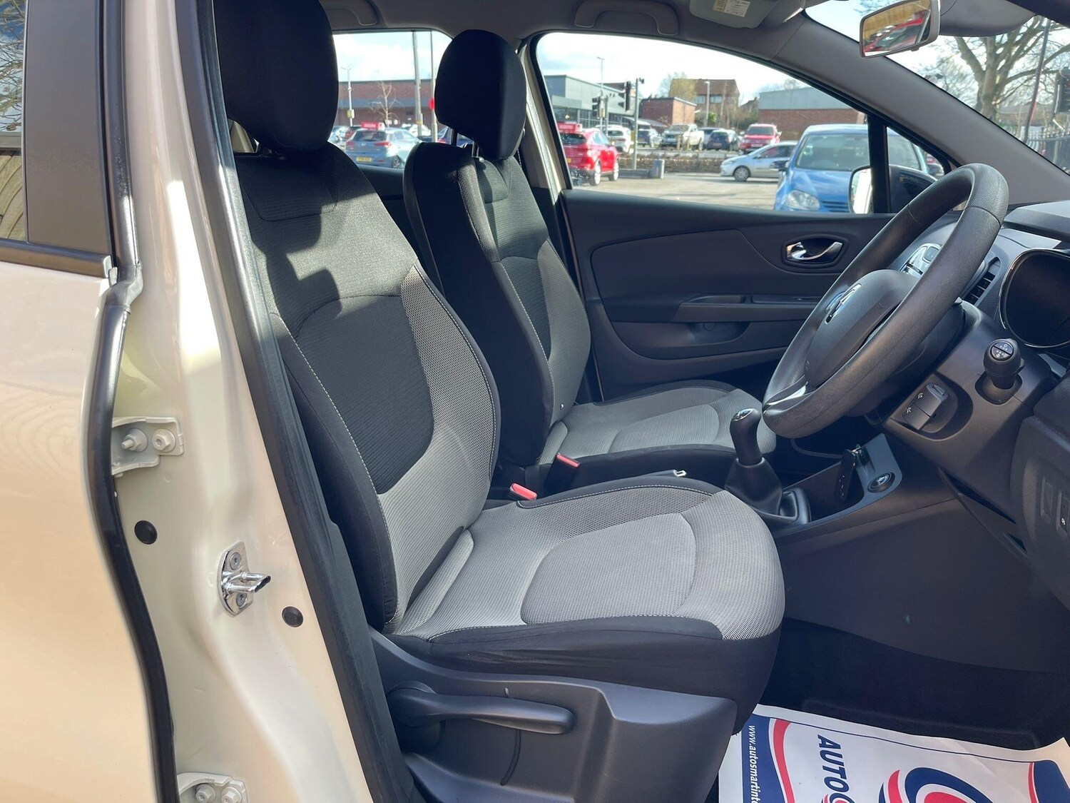 Used Renault Captur 2015 for sale - 77909028: Photo 38