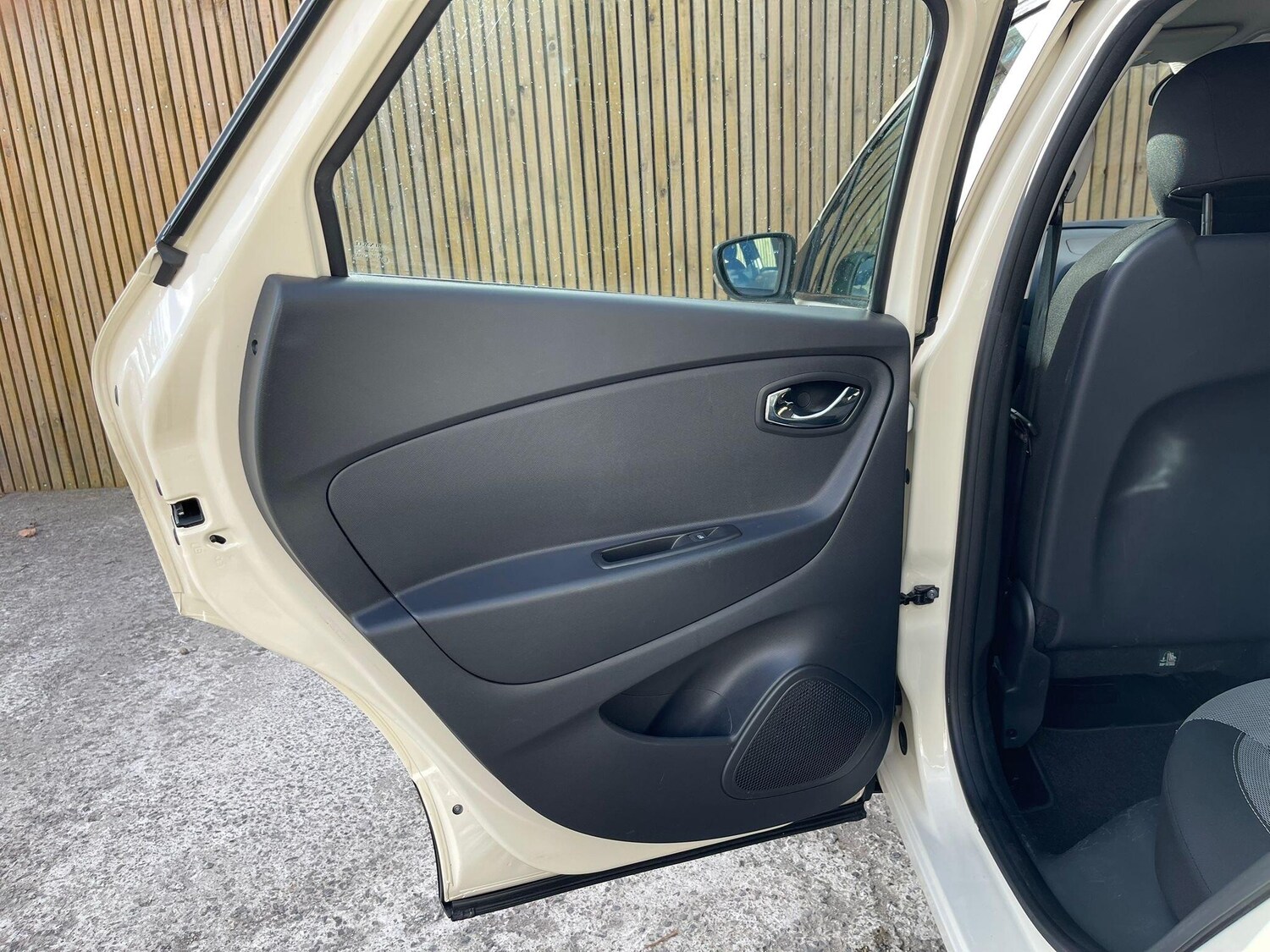 Used Renault Captur 2015 for sale - 77909028: Photo 41