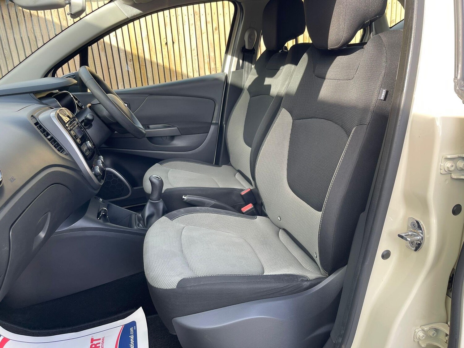 Used Renault Captur 2015 for sale - 77909028: Photo 43