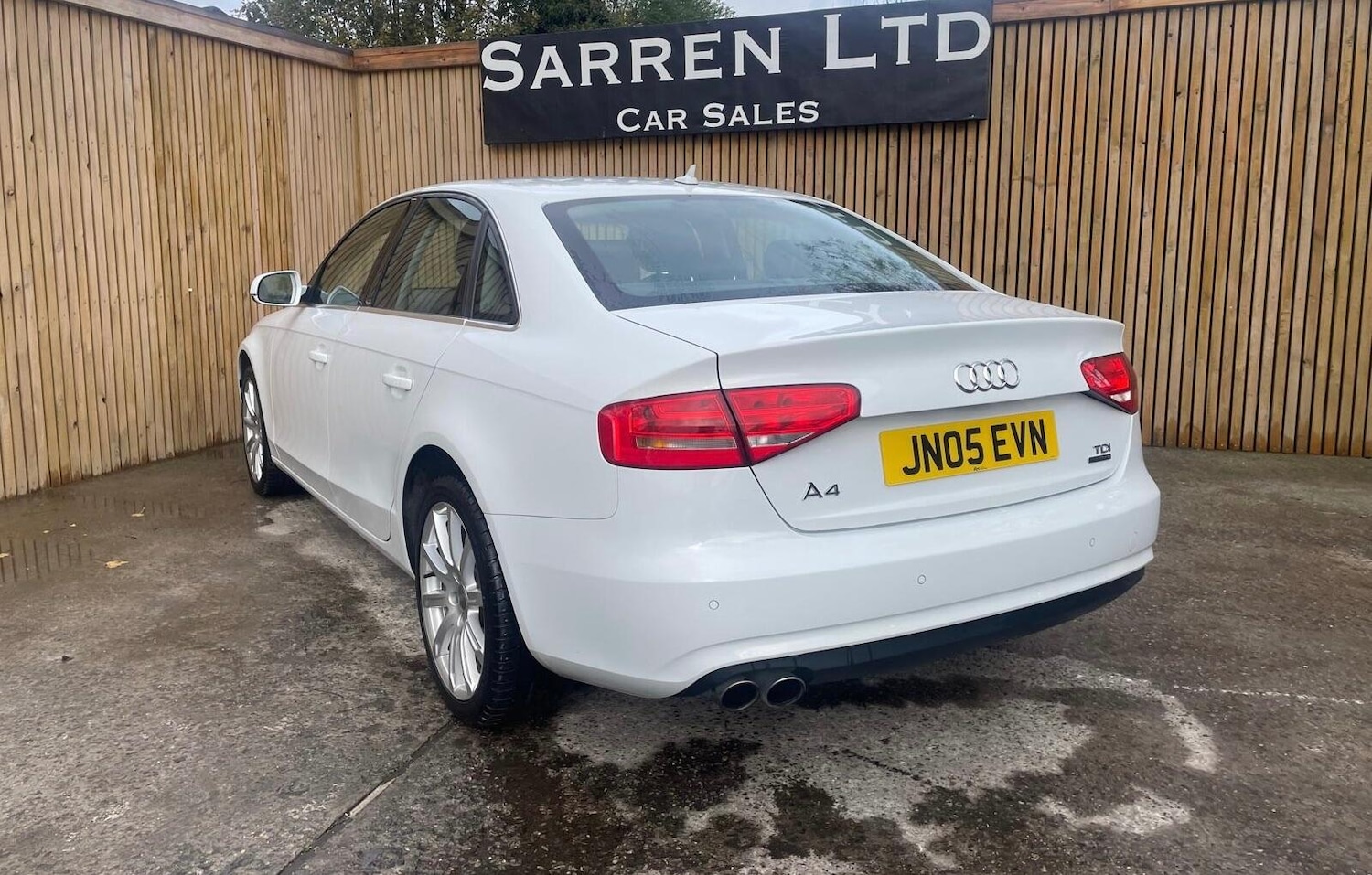 Used Audi A4 2015 for sale - 76409367: Photo 2