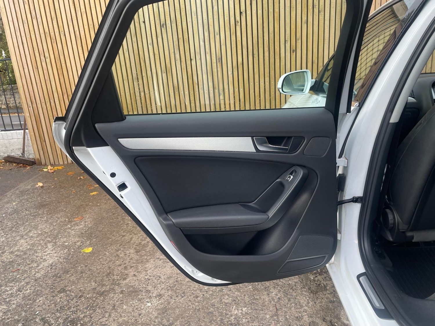 Used Audi A4 2015 for sale - 76409367: Photo 35