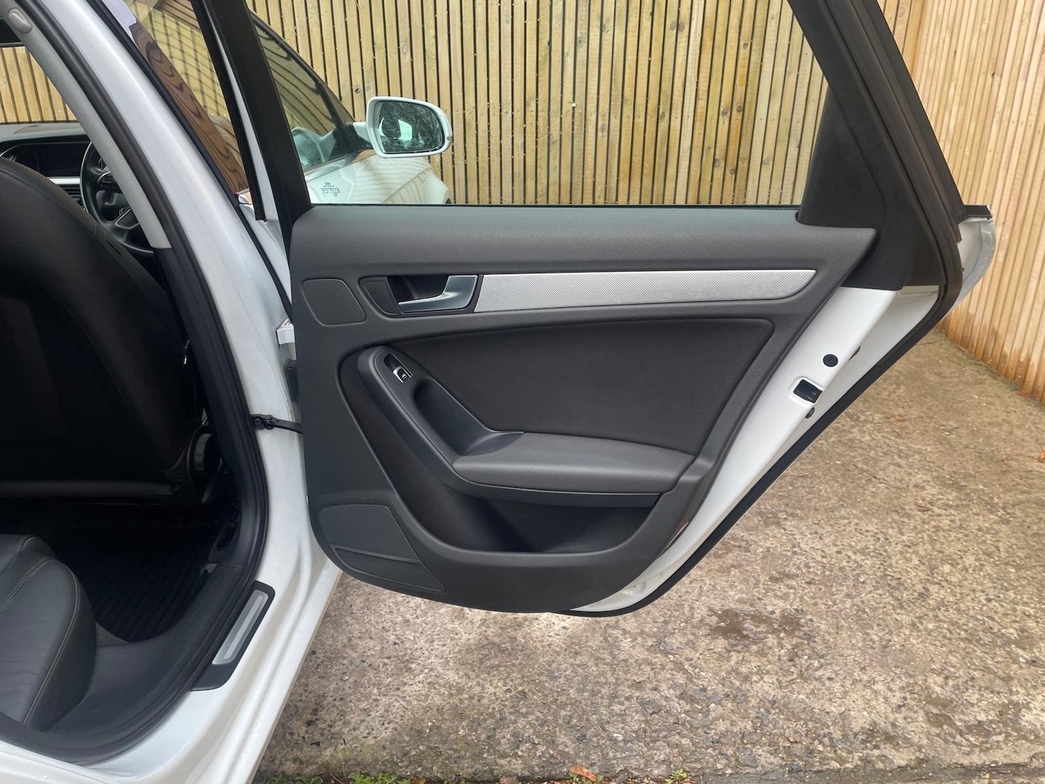 Used Audi A4 2015 for sale - 76409367: Photo 40