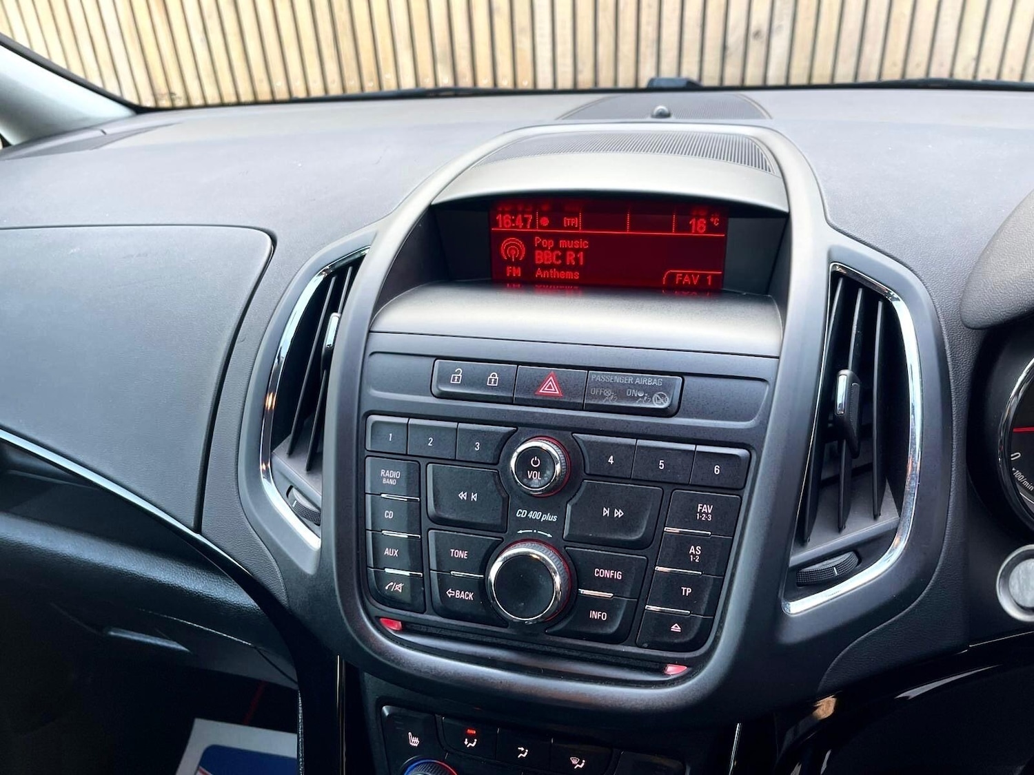 Used Vauxhall Zafira 2015 for sale - 77982470: Photo 14