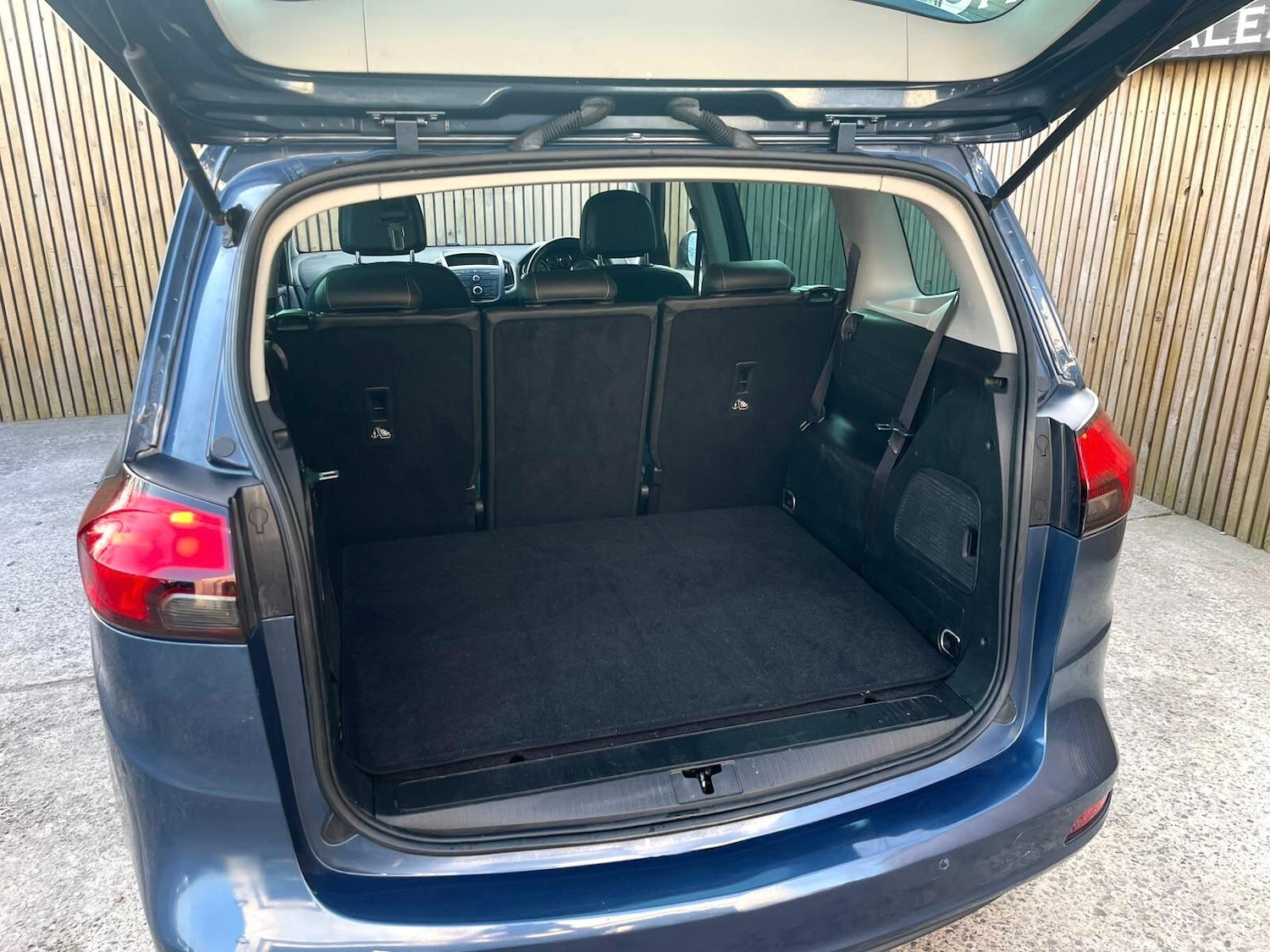 Used Vauxhall Zafira 2015 for sale - 77982470: Photo 8