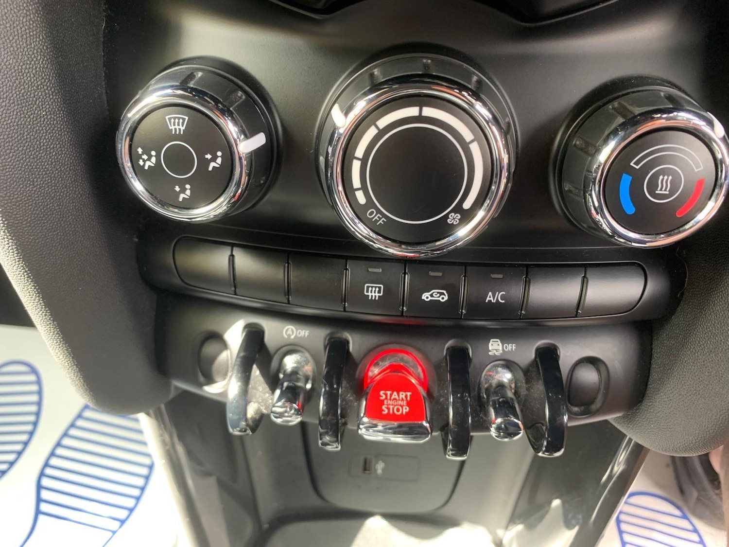 Used MINI Hatch 2018 for sale - 76801637: Photo 14