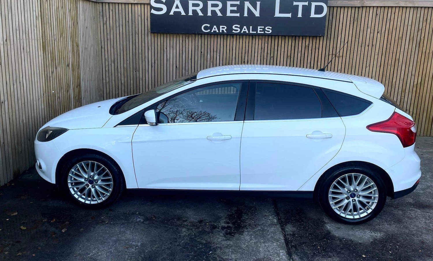 Used Ford Focus 2013 for sale - 76458068: Photo 4