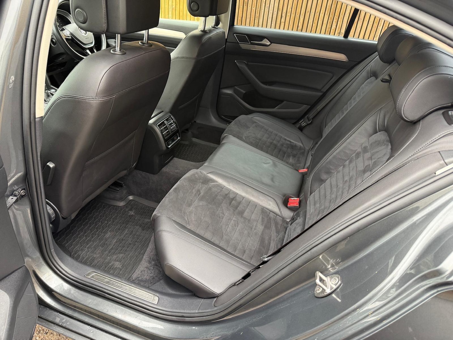 Used Volkswagen Passat 2015 for sale - 77395840: Photo 11