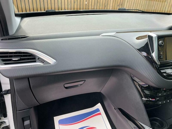 Used Peugeot 2008 2017 for sale - 75551813: Photo 30
