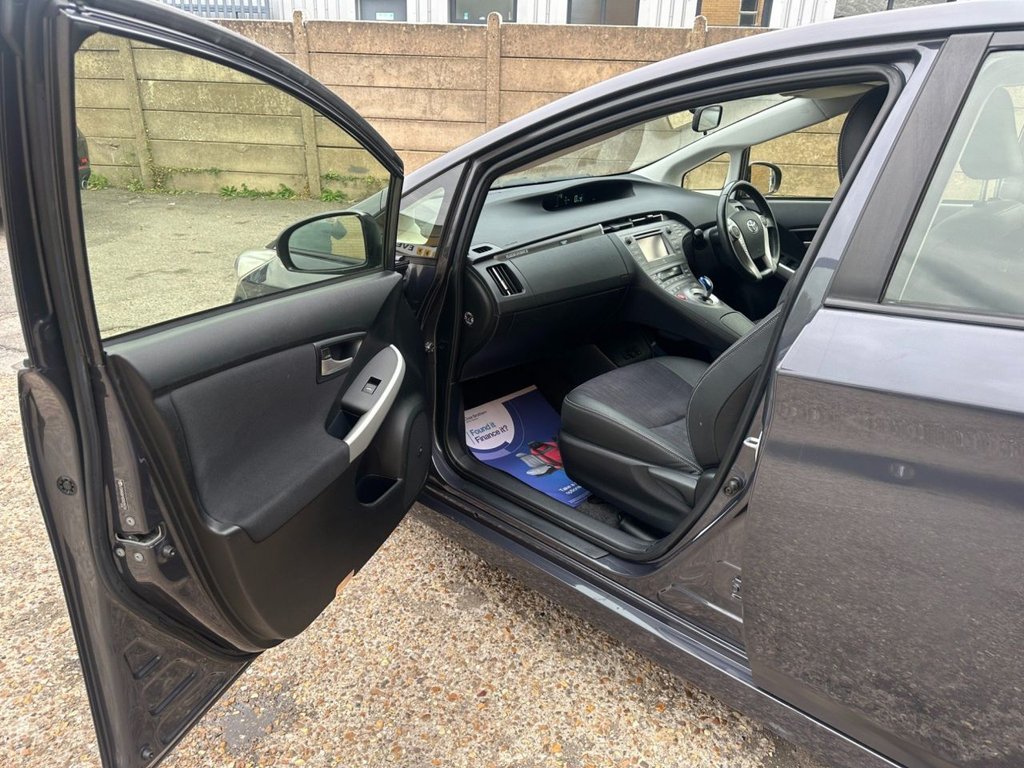 Used Toyota Prius 2013 for sale - 76395906: Photo 17