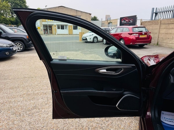 Used Alfa Romeo Giulia 2017 for sale - 76235289: Photo 22