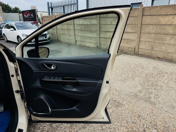 Used Renault Captur 2017 for sale - 76235379: Photo 11