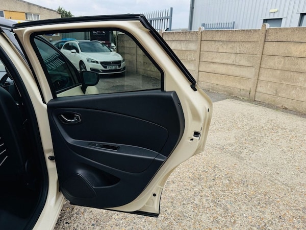 Used Renault Captur 2017 for sale - 76235379: Photo 14